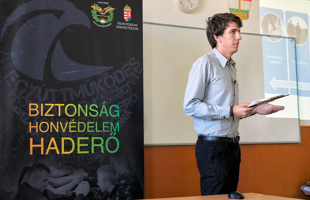 Roadshow together with the Ministry of Defense 1 Roadshow together with the Ministry of Defense