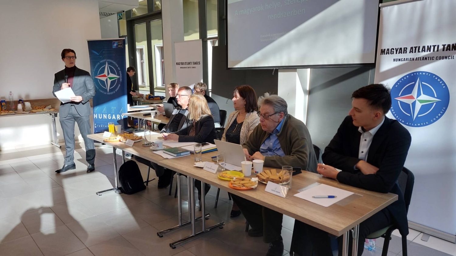 Fiatalok a nemzetközi kapcsolatokban 1 Fiatalok a nemzetközi kapcsolatokban